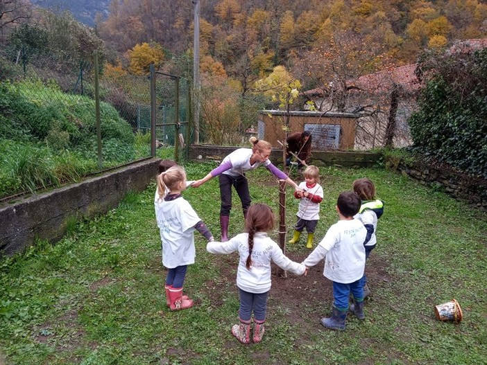Molini di Triora, lanciato un appello per l'asilo che rischia la chiusura a causa delle poche iscrizioni (foto) Molini di Triora, lanciato un appello per l'asilo che rischia la chiusura a causa delle poche iscrizioni (foto)
