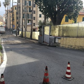 Imperia: via Filippo Airenti chiusa per riasfaltatura, traffico di Porto Maurizio in tilt