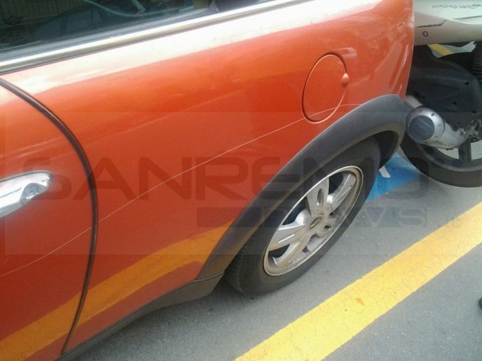 Sanremo: auto rigate in via San Francesco durante la 'Grande festa della città', tre denunce da parte dei proprietari