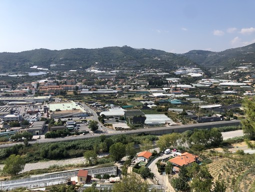 In un lungo intervento le motivazioni del no all'ospedale unico di Rifondazione Comunista di Imperia In un lungo intervento le motivazioni del no all'ospedale unico di Rifondazione Comunista di Imperia