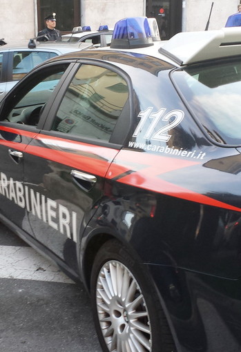 Ventimiglia: contrasto all'abusivismo commerciale, nuova giornata di controlli al mercato per i Carabinieri