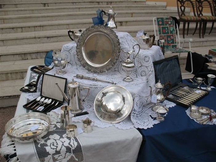 Ritorna domenica 5 luglio la manifestazione "Bordighera Città d'Arte" in Piazza Garibaldi e Piazza Mazzini Ritorna domenica 5 luglio la manifestazione "Bordighera Città d'Arte" in Piazza Garibaldi e Piazza Mazzini