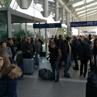 Nizza: allarme al terminal 2 dell'aeroporto, evacuati i passeggeri e chiusi anche i parcheggi