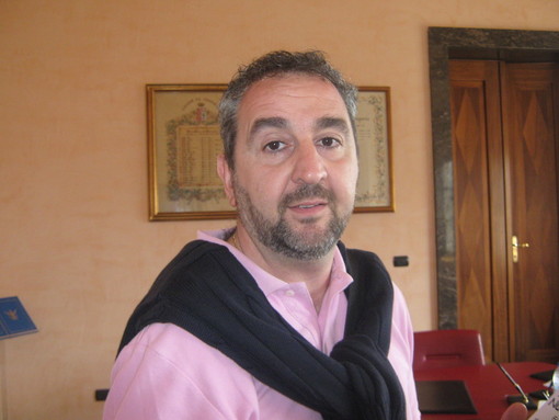 Lunedì su Radio Onda Ligure Alessandro Fasano parlerà del festival della comicità di Diano Marina Lunedì su Radio Onda Ligure Alessandro Fasano parlerà del festival della comicità di Diano Marina