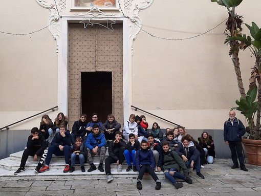 Gli alunni della secondaria di Sanremo Ponente in visita al beodo del Sasso di Bordighera
