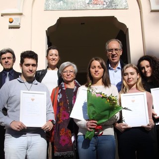 Taggia: grazie ai ragazzi dell'Accademia di Belle Arti di Sanremo sono stati abbelliti due appartamenti della “Casa Miracolo della Vita” Taggia: grazie ai ragazzi dell'Accademia di Belle Arti di Sanremo sono stati abbelliti due appartamenti della “Casa Miracolo della Vita”
