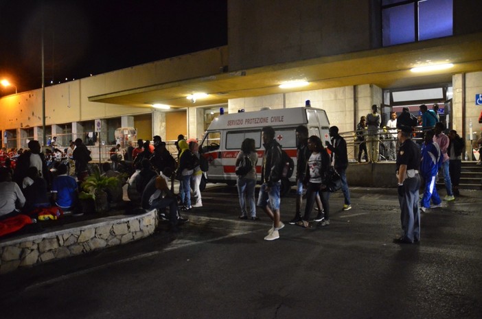 Fenomeno migratorio a Ventimiglia: il Sindaco promuove unione di intenti tra comuni in vista di un incontro con la Prefettura Fenomeno migratorio a Ventimiglia: il Sindaco promuove unione di intenti tra comuni in vista di un incontro con la Prefettura