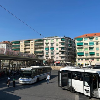Studenti pendolari ostaggi dei disservizi di Riviera Trasporti: l’appello di Progetto Comune per un ritorno alla normalità