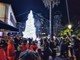 Natale a Sanremo: l’albero si illumina e prende il via la festa, intrattenimento, coro gospel, parata itinerante e accensione delle luminarie