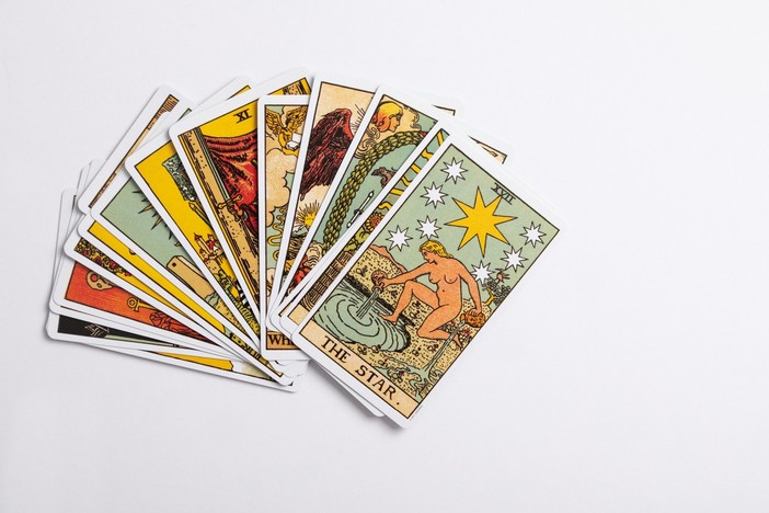 Astrologia, karma e destino: il ruolo degli oracoli nel svelare il futuro