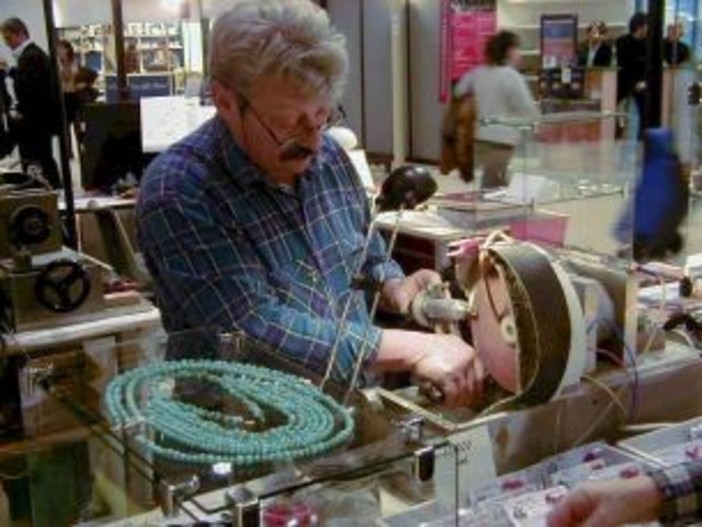 Al via bando da 1 milione di euro per le botteghe artigiane dell’entroterra: interessati 42 comuni imperiesi Al via bando da 1 milione di euro per le botteghe artigiane dell’entroterra: interessati 42 comuni imperiesi