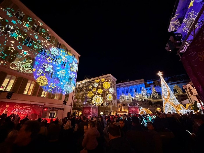 Sanremo si prepara al Natale, 275mila euro per le luminarie invernali: installazioni dal 26 novembre al 6 gennaio Sanremo si prepara al Natale, 275mila euro per le luminarie invernali: installazioni dal 26 novembre al 6 gennaio