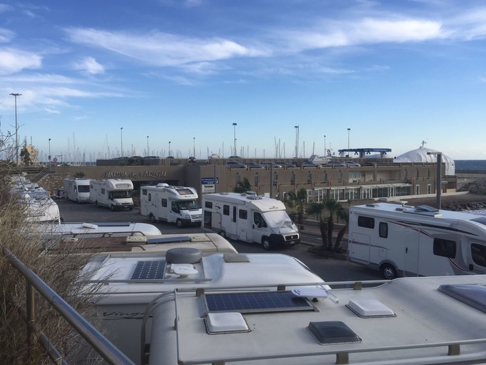 Santo Stefano al Mare: "camping selvaggio" ecco cosa ne pensano il Sindaco e gli esercenti