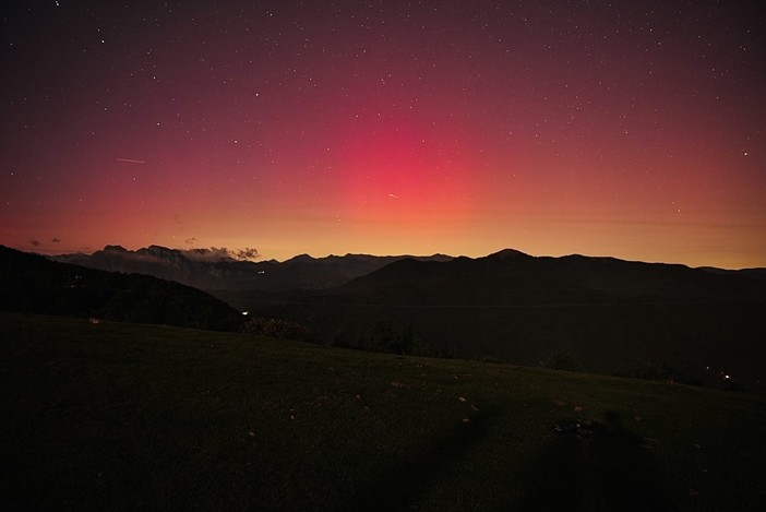 La magia dell'Aurora boreale nel cielo sanremese: le splendide immagini dei fotografi di Frames Factory