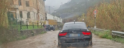 Maltempo, smottamenti e allagamenti: disagi nella val Nervia
