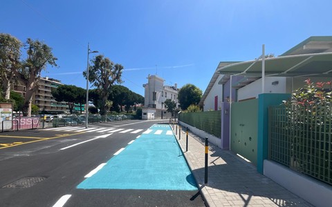 Nuova area “Kiss and ride” davanti al nido d’infanzia, cambia la viabilità a Camporosso Mare (Foto)