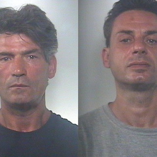 Vallecrosia: rubano 20 pezzi di parmigiano al supermercato, arrestati in due dai carabinieri
