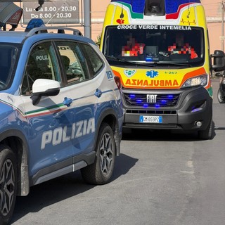 Ventimiglia, accusa un malore dopo essere stato aggredito: scattano i soccorsi (Foto) Ventimiglia, accusa un malore dopo essere stato aggredito: scattano i soccorsi (Foto)