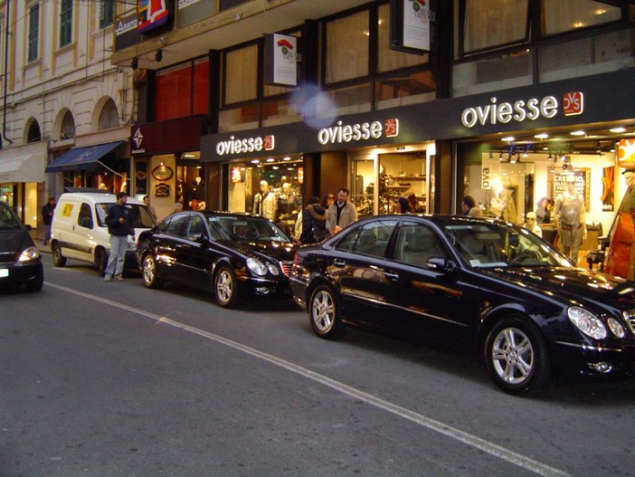 Sanremo: sosta di turisti arabi per shopping, un lettore "Ben vengano!" Sanremo: sosta di turisti arabi per shopping, un lettore "Ben vengano!"
