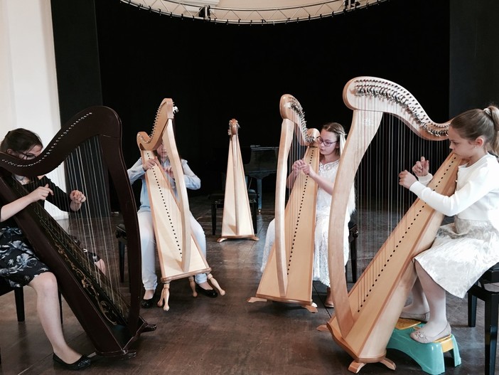 Bordighera: domani al via la rassegna musicale 'Allegro Vivo' insieme alle arpiste di Caterina Bergo Bordighera: domani al via la rassegna musicale 'Allegro Vivo' insieme alle arpiste di Caterina Bergo
