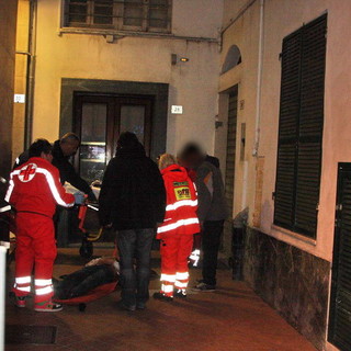 Sanremo: accoltellamento in un appartamento di via Mameli, ferito un tunisino 32enne Sanremo: accoltellamento in un appartamento di via Mameli, ferito un tunisino 32enne