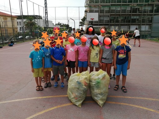 Sanremo: raccolta 'eccezionale' dei ragazzi della scuola estiva ‘Albero dei Gufi’