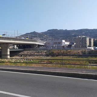 Imperia, un nuovo cambio di viabilità allo studio dell'amministrazione comunale: senso unico sui due argini