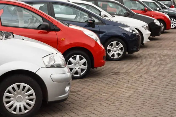 Imperia, il parco auto invecchia ancora: età media oltre i 14 anni e boom di richieste di assistenza stradale