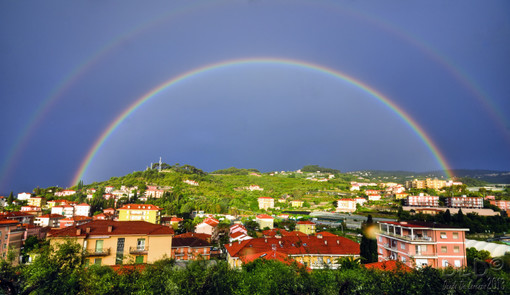 San Lorenzo al Mare: due bellissime immgini di un lettore dell'arcobaleno di questa mattina
