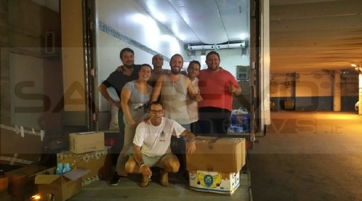 Terremoto: autisti Rt soddisfatti per la buona riuscita della raccolta, domattina la partenza del camion verso il centro smistamento di Rieti Terremoto: autisti Rt soddisfatti per la buona riuscita della raccolta, domattina la partenza del camion verso il centro smistamento di Rieti
