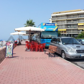 Ventimiglia: spiaggia del 'Biscione' nel degrado e tra i miasmi, la richiesta di intervento di una lettrice