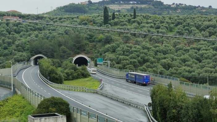 Autotrasporto in Liguria, prosegue il confronto sui ristori per i disagi dei cantieri autostradali Autotrasporto in Liguria, prosegue il confronto sui ristori per i disagi dei cantieri autostradali