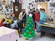 Camporosso: la neonata associazione ACEB dona alla Spes Auser di Ventimiglia un albero di Natale addobbato da palloncini festosi