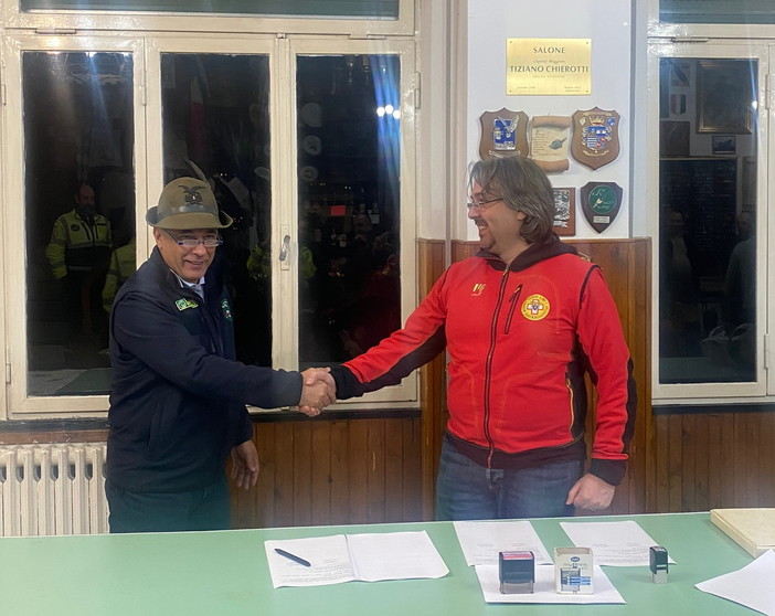 Soccorso Alpino e Associazione Nazionale Alpini uniscono le forze, firmato accordo per un anno