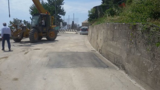 Sanremo: lieve ritardo per rifiniture ma alle 13.30 ha riaperto ufficialmente via Mario Calvino Sanremo: lieve ritardo per rifiniture ma alle 13.30 ha riaperto ufficialmente via Mario Calvino