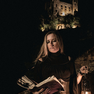Dolceacqua, il Ghost Tour torna con il percorso narrativo notturno a lume di lanterna lungo i carrugi della Téra
