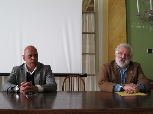 L'assessore all'Ambiente Antonio Fera e l'Ing. Stefano Burlando L'assessore all'Ambiente Antonio Fera e l'Ing. Stefano Burlando