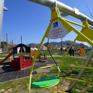 Imperia, l'assessore Gandolfo risponde alla 'Giraffa a rotelle' sull'altalena al parco urbano: "Data l'area in concessione, loro hanno scelto così" Imperia, l'assessore Gandolfo risponde alla 'Giraffa a rotelle' sull'altalena al parco urbano: "Data l'area in concessione, loro hanno scelto così"