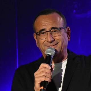 Festival 2026, Carlo Conti annuncia i duetti della quarta serata