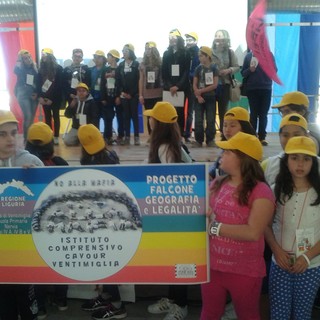 Ventimiglia: ecco le foto degli alunni delle scuole Biancheri e Cavour al meeting di Assisi