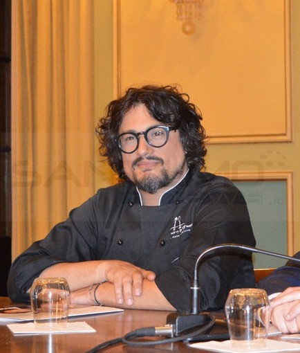 Lo chef Alessandro Borghese bacchetta le autostrade liguri: 6 ore per andare da Milano a Ventimiglia