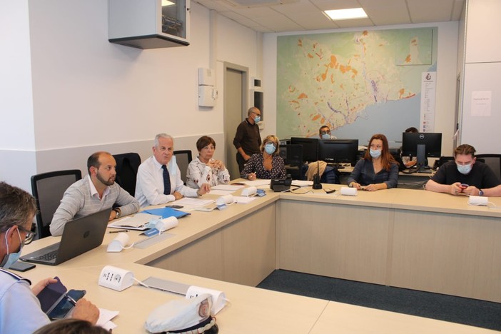 Allerta meteo, il sindaco di Imperia Scajola: "Prestare massima attenzione e ogni prudenza" Allerta meteo, il sindaco di Imperia Scajola: "Prestare massima attenzione e ogni prudenza"