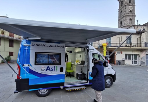 Prosegue il viaggio nell'entroterra dell'ambulatorio mobile di ASL1, prossima tappa a Ceriana e ritorno a Badalucco Prosegue il viaggio nell'entroterra dell'ambulatorio mobile di ASL1, prossima tappa a Ceriana e ritorno a Badalucco
