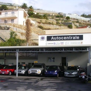 Il mondo dell'auto visto da un esperto: intervista a Claudio Barbero, Responsabile di Auto Centrale a Sanremo sulle novità sostenibili e i segreti per un acquisto garantito