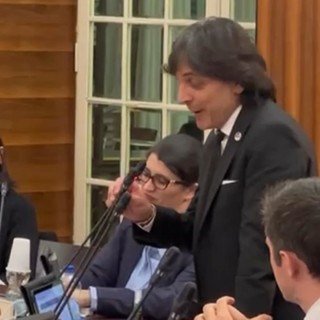 Sanremo: "... Devi morire" in Consiglio comunale, scatta la denuncia di Fratelli d'Italia per risalire al colpevole