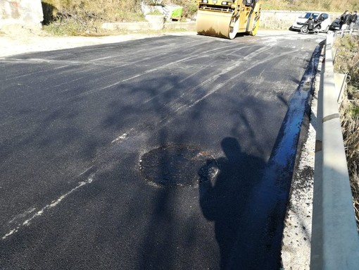 Ventimiglia: piano asfalti, scatta qualche polemica, ma l’Amministrazione non ci sta “Per asfaltare tutta la città servirebbero circa 25 milioni di euro”
