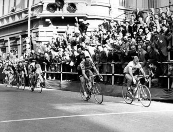 Arrivo della Milano-Sanremo in via Roma, il punto di vista di ex atleta cicloamatore ed ex giudice di gara