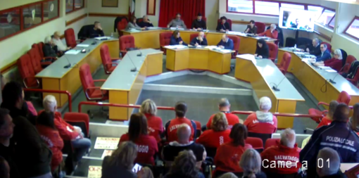 Taggia, balneari in aula con le magliette rosse: il Consiglio affronta due punti sulle concessioni