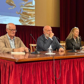 Gabrielli dopo la visita a Ventimiglia: "Situazione notevolmente migliorata, non ho trovato un'emergenza" Gabrielli dopo la visita a Ventimiglia: "Situazione notevolmente migliorata, non ho trovato un'emergenza"