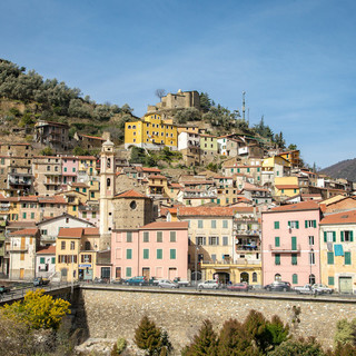 Badalucco: fino al 18 maggio alla 'UpArte', la mostra internazionale ‘La grande via della seta’ Badalucco: fino al 18 maggio alla 'UpArte', la mostra internazionale ‘La grande via della seta’